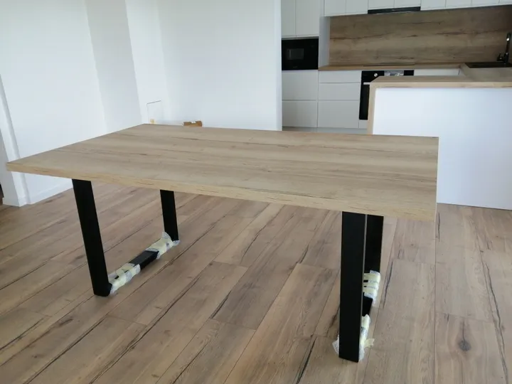 Jedálenský stôl na mieru