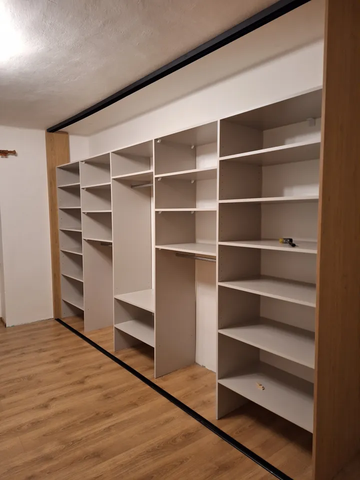 Vstavaná skriňa na mieru